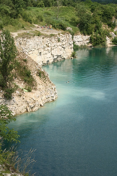 Obraz 183.jpg - Zakrzówek - zalany kamieniołom, który obecnie przekształcił się w malownicze jeziorko